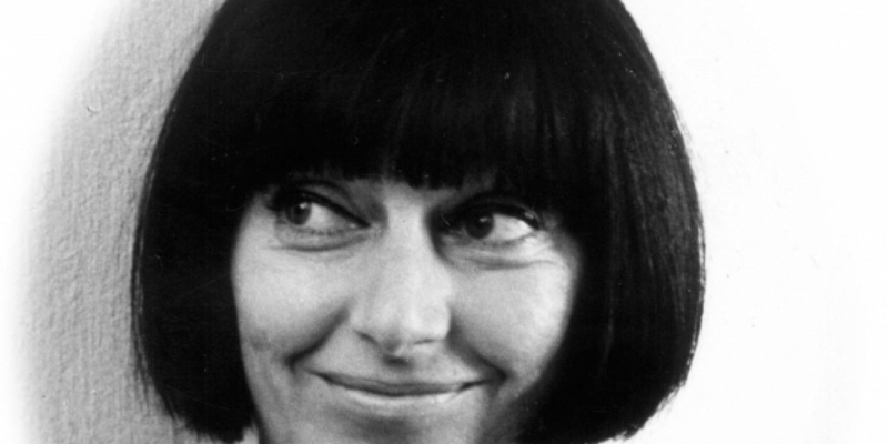 Szécsi Margit (Budapest, 1928. május 28. – Budapest, 1990. november 23.) költő, „a világ női vagánya”.